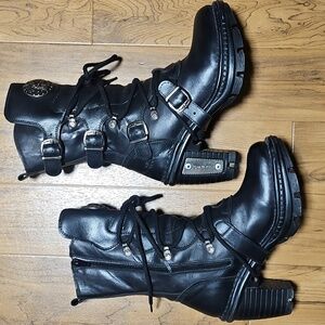 New Rock Heeled Buckle Boots